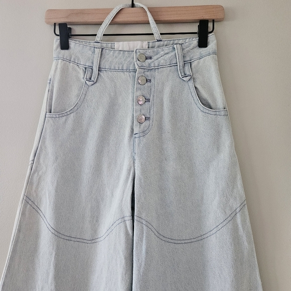 House Of Sunny Handlebar Curve Light Wash Wide Leg Jeans - Picture 3 of 13